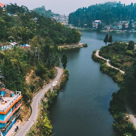 Pradhan Homestay Mirik - Homestay Beside Mirik Lake Ngoại thất bức ảnh