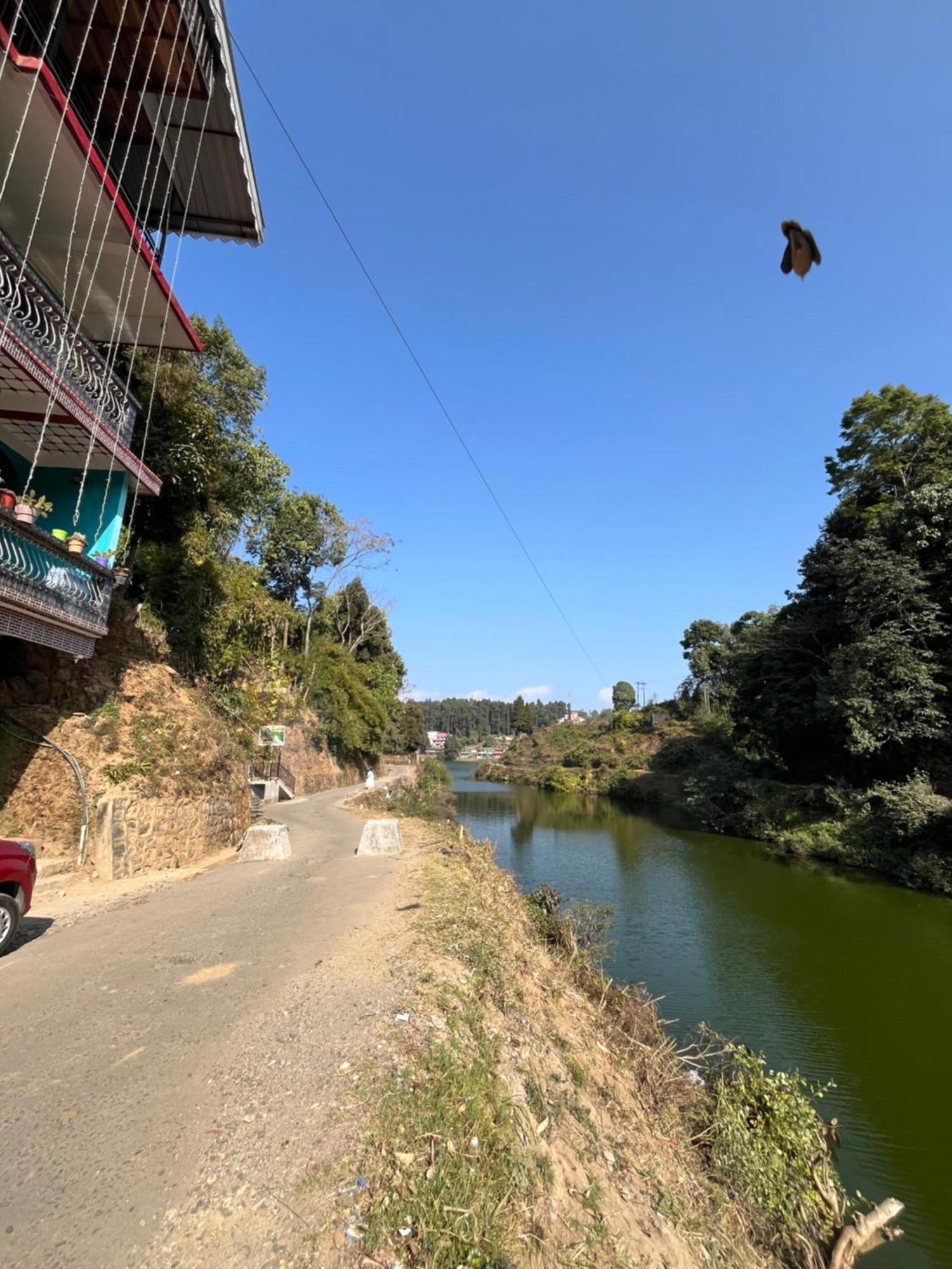 Pradhan Homestay Mirik - Homestay Beside Mirik Lake Ngoại thất bức ảnh