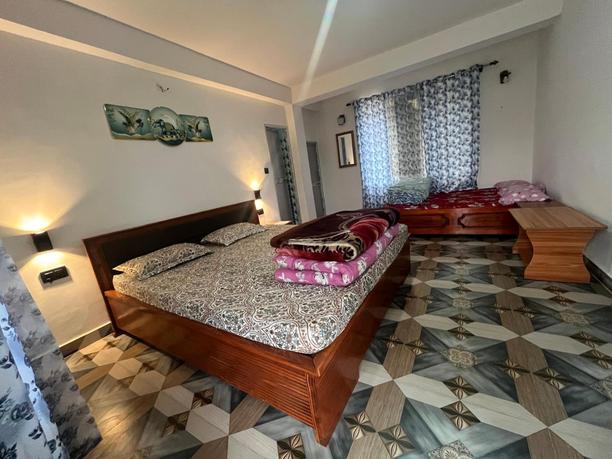 Pradhan Homestay Mirik - Homestay Beside Mirik Lake Ngoại thất bức ảnh